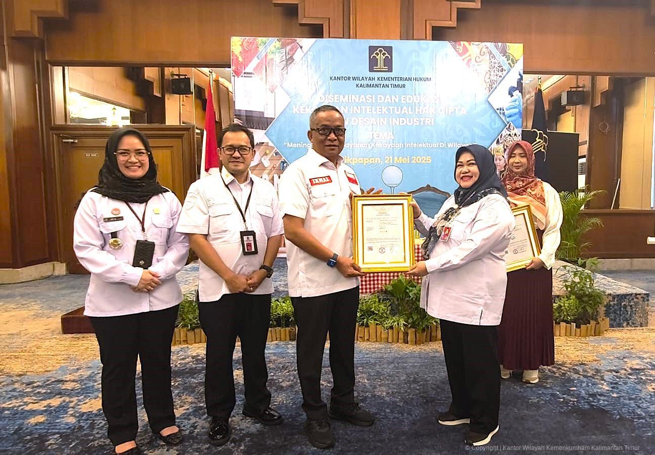 3. Penyerahan Sertifikat Merk