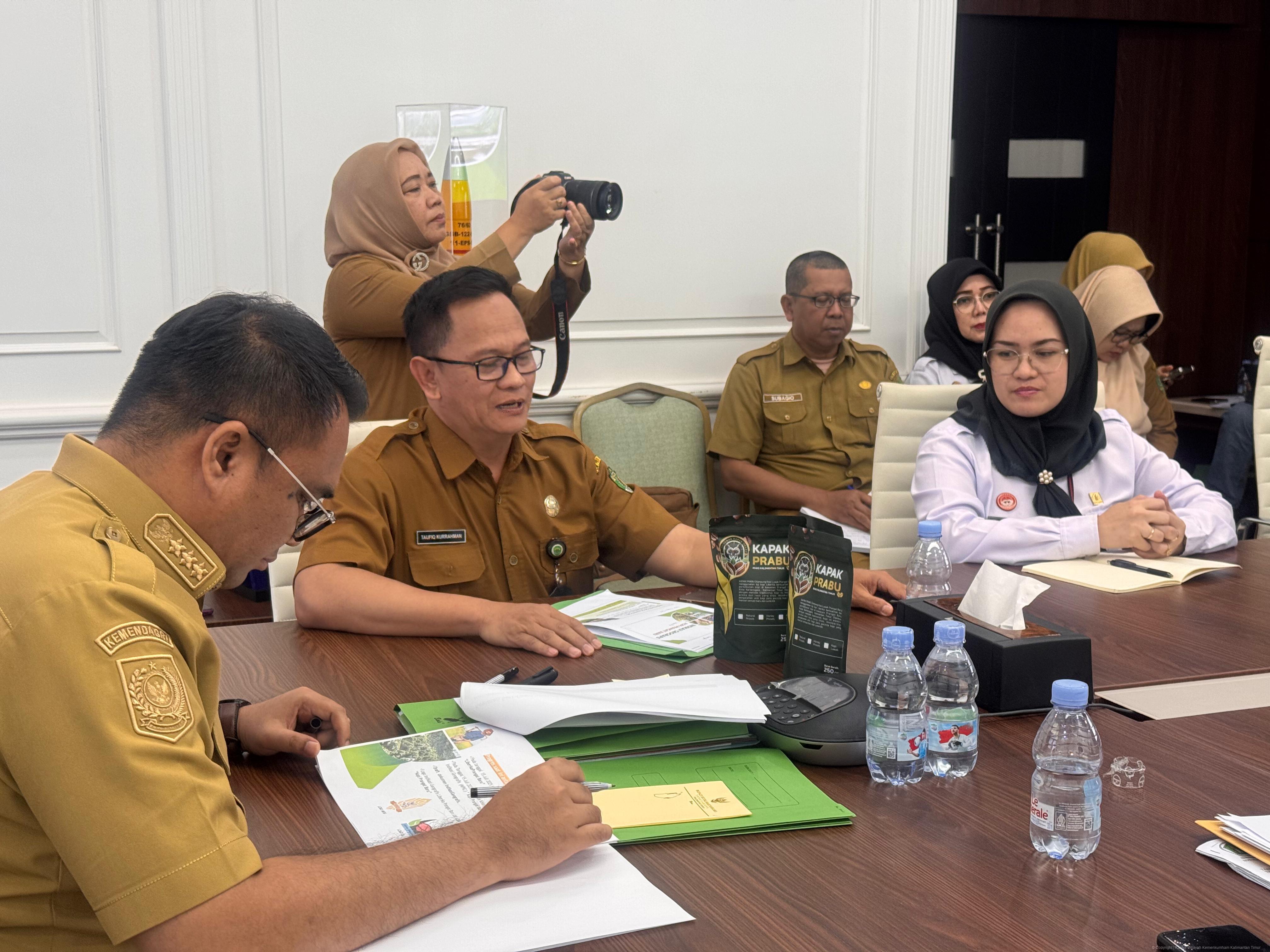 1. Audiensi Bupati Kukar