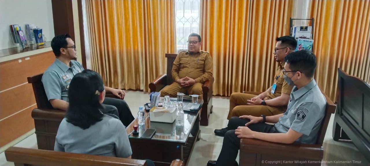 Percepat Harmonisasi Raperbup, Kemenkum Kaltim Terima Konsultasi DPMD Kukar